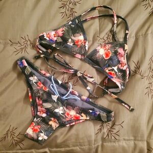 NWOT Tropical Floral Bikini Set